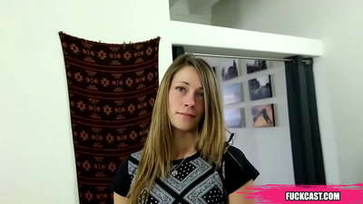 我喜歡像她這樣的他媽的女孩，那些一開始表現得很獨立和謙虛的女孩，然後變成了所有人中最大的蕩婦