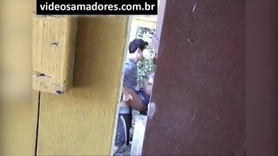 偷窺拍攝年輕夫婦他媽的直到他發現視頻片段